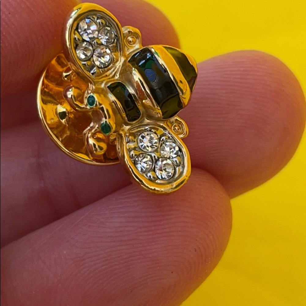 Vintage Bee 🐝 pin